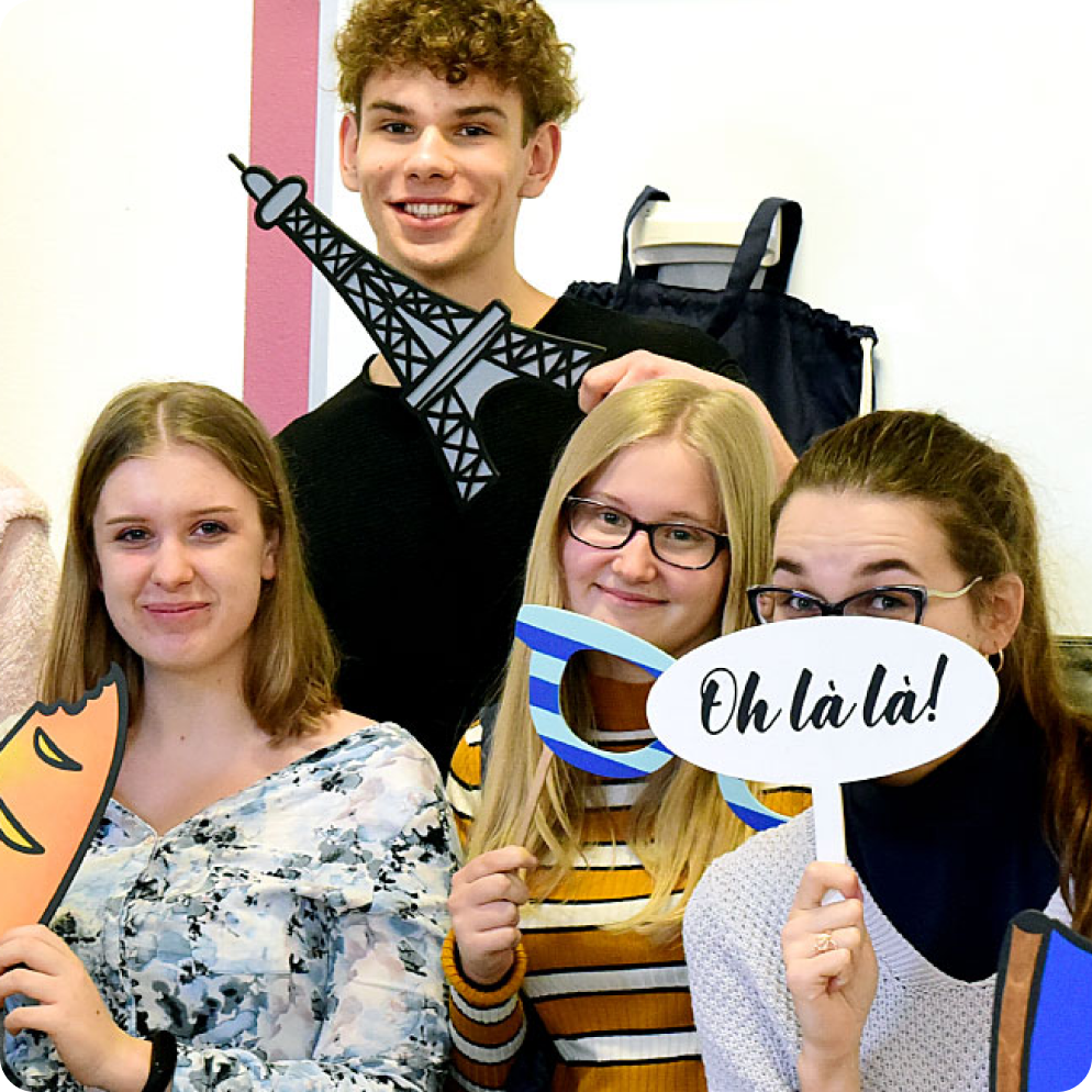 {t('Francuska Akademia Młodego Inżyniera')}